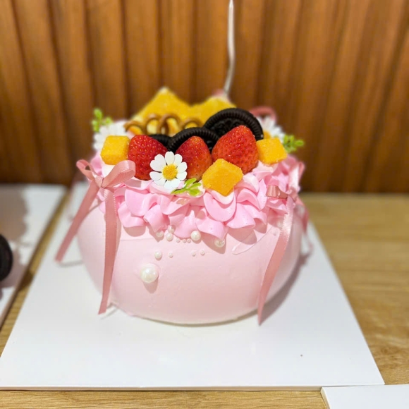 ✨ Bánh 8/3 Thiết Kế Hoa Nổi Cao Cấp – Đồng Giá 199K