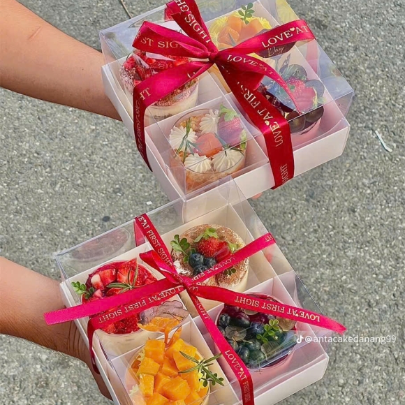 Set Quà 20/10 Ngọt Ngào: Bánh Kem Trái Cây Thiết Kế Ngọt Ngào Giá Từ 299K