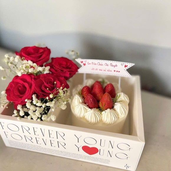 Set Bánh Kem Trái Cây Ngọt Ngào – Món Quà 20/10 Chỉ Từ 299K