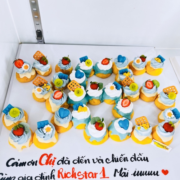 Mẫu yêu thích 2024 mẫu cupcake xếp chữ