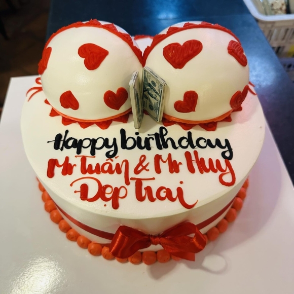 Mẫu bánh kem sinh nhật 008