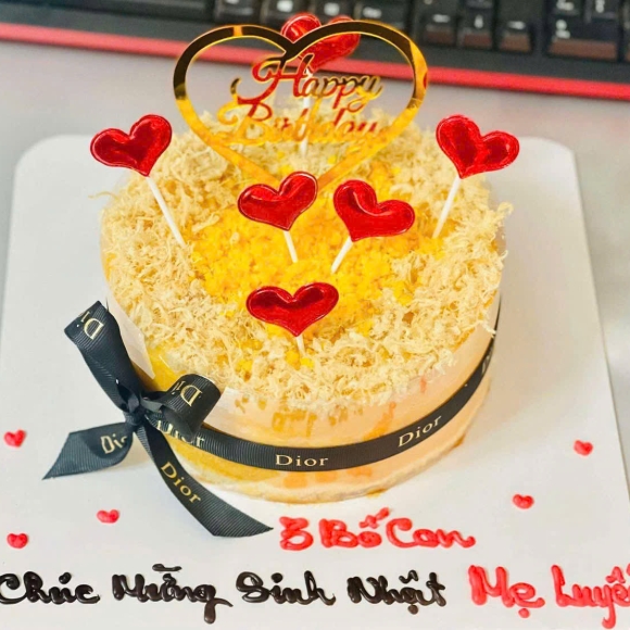 Bánh sinh nhật bông lan trứng muỗi mẫu 2025