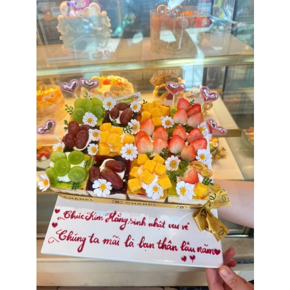 Bánh 8 Vị Mỹ Trái Cây  – Ngọt Ngào, Tươi Mát & Đẹp Mắt | Hoàng Gia Bakery