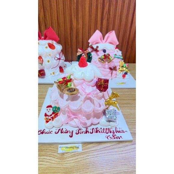 Bánh Kem Giáng Sinh Hoàng Gia 199K – Ngọt Ngào Mùa Lễ Hội